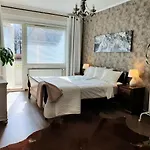 Tina's Place 아파트 *
